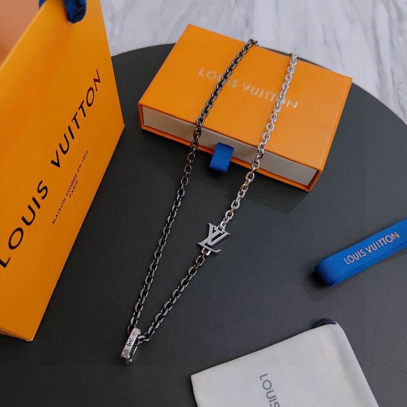 LV Necklace 01yxx305 (2)