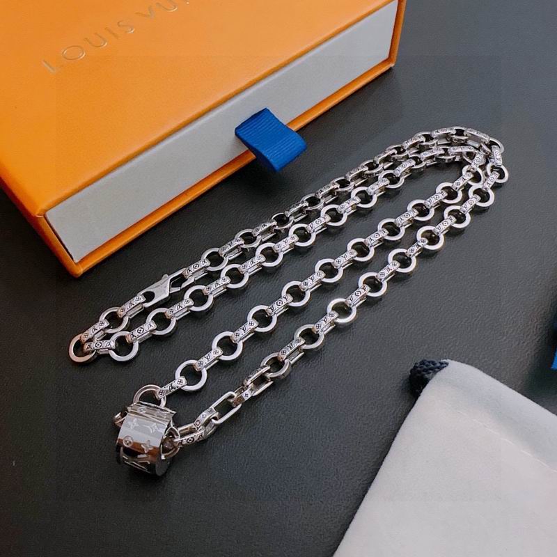 LV Necklace 01yxx308 (5)