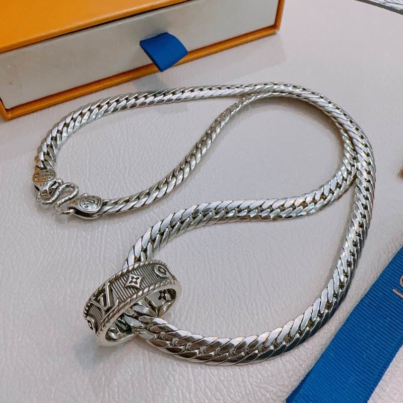 LV Necklace 11yxx01 (3)