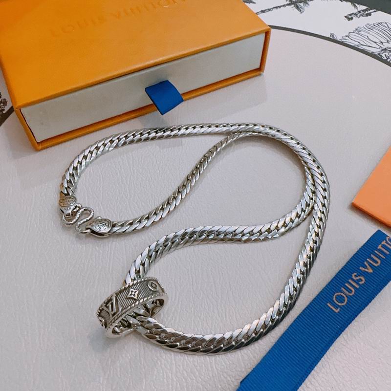 LV Necklace 11yxx01 (4)