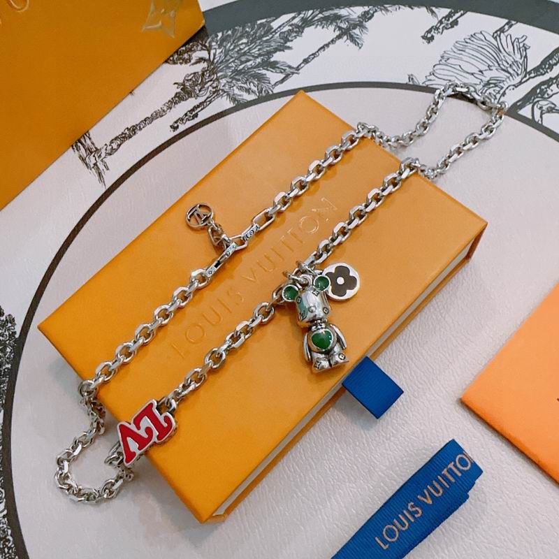 LV Necklace 11yxx03 (3)