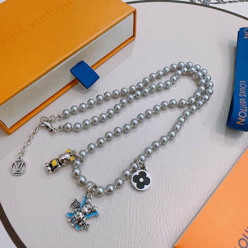 LV Necklace 11yxx07 (3)