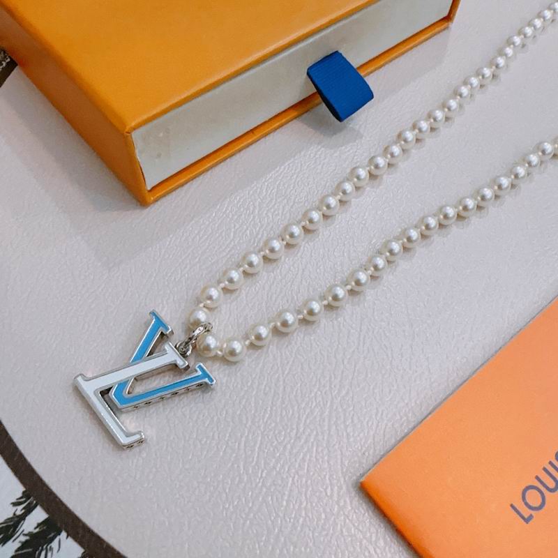 LV Necklace 11yxx08 (4)