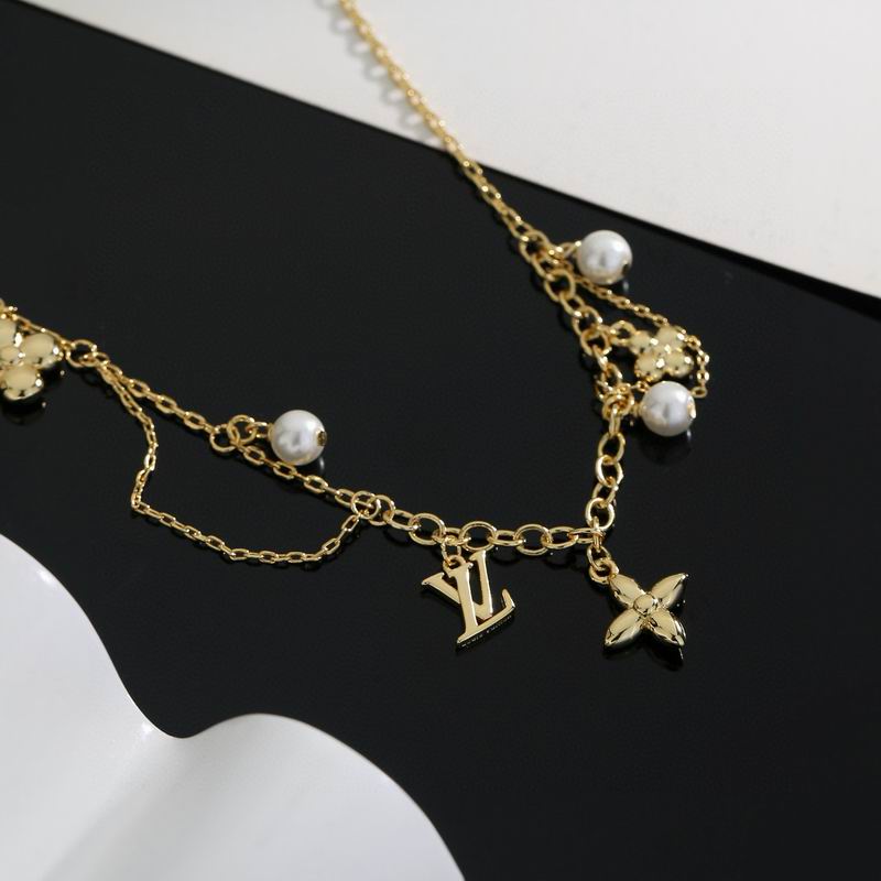 LV Necklace 11yxx10 (6)