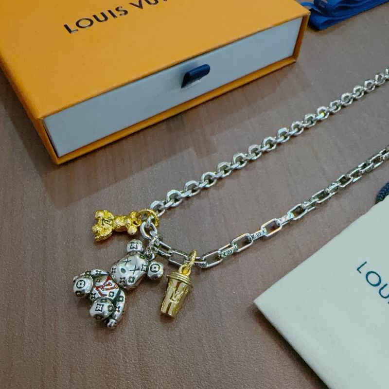 LV Necklace 11yxx101 (2)