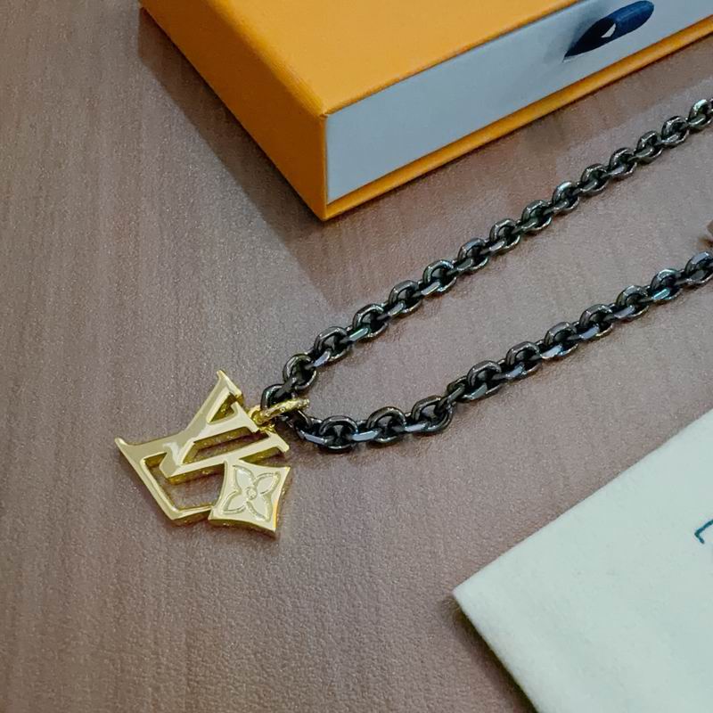 LV Necklace 11yxx102 (2)