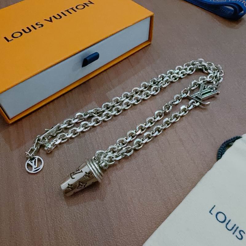 LV Necklace 11yxx103 (3)