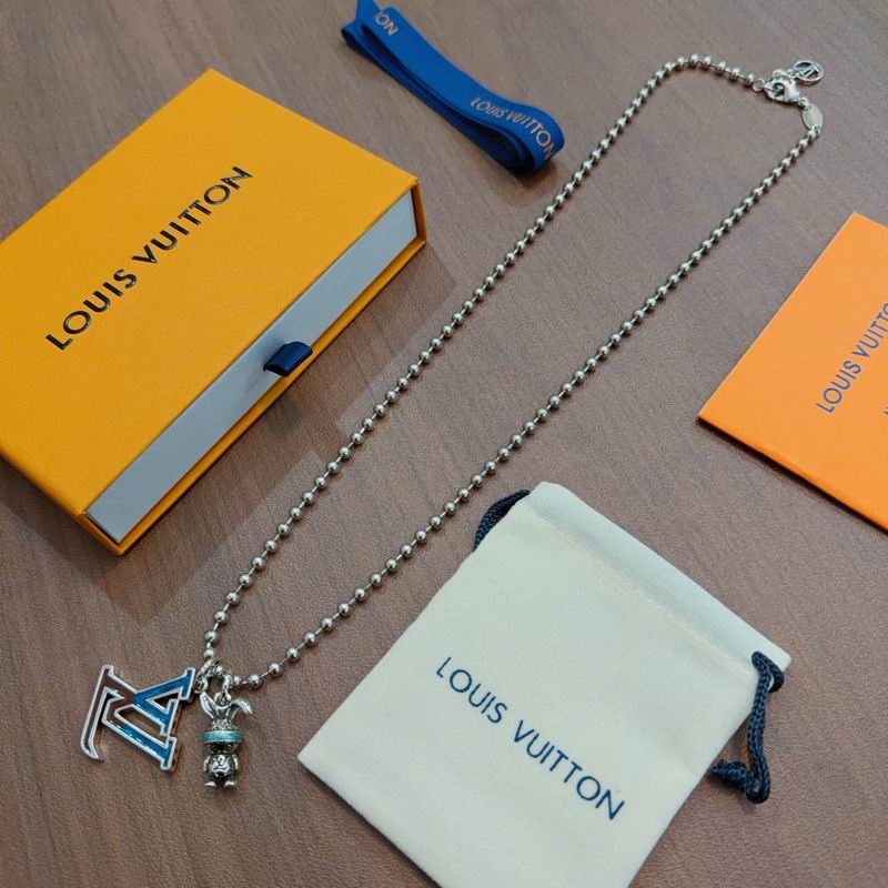 LV Necklace 11yxx104 (1)