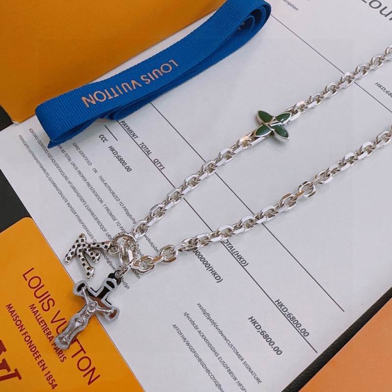 LV Necklace 11yxx108 (4)