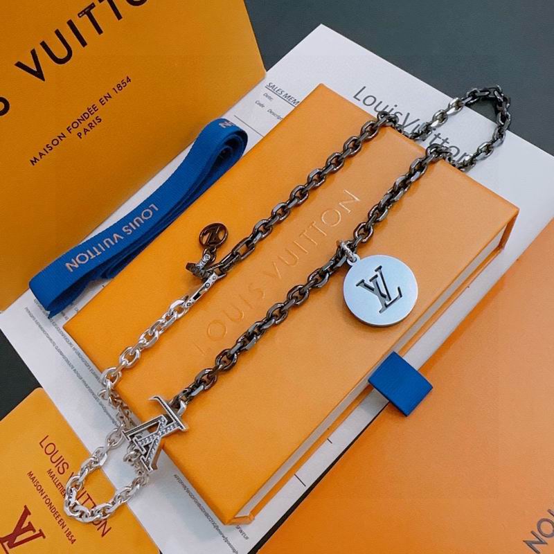 LV Necklace 11yxx109 (2)