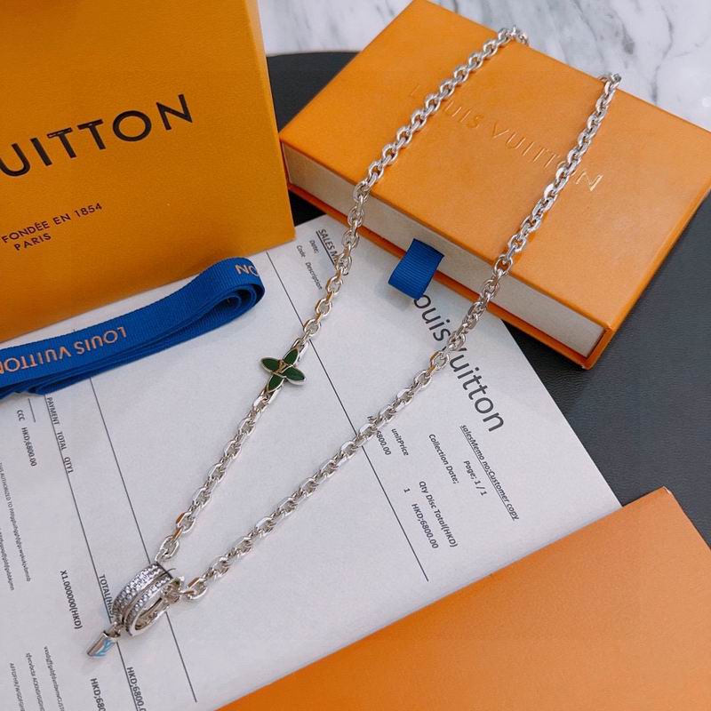 LV Necklace 11yxx110 (2)