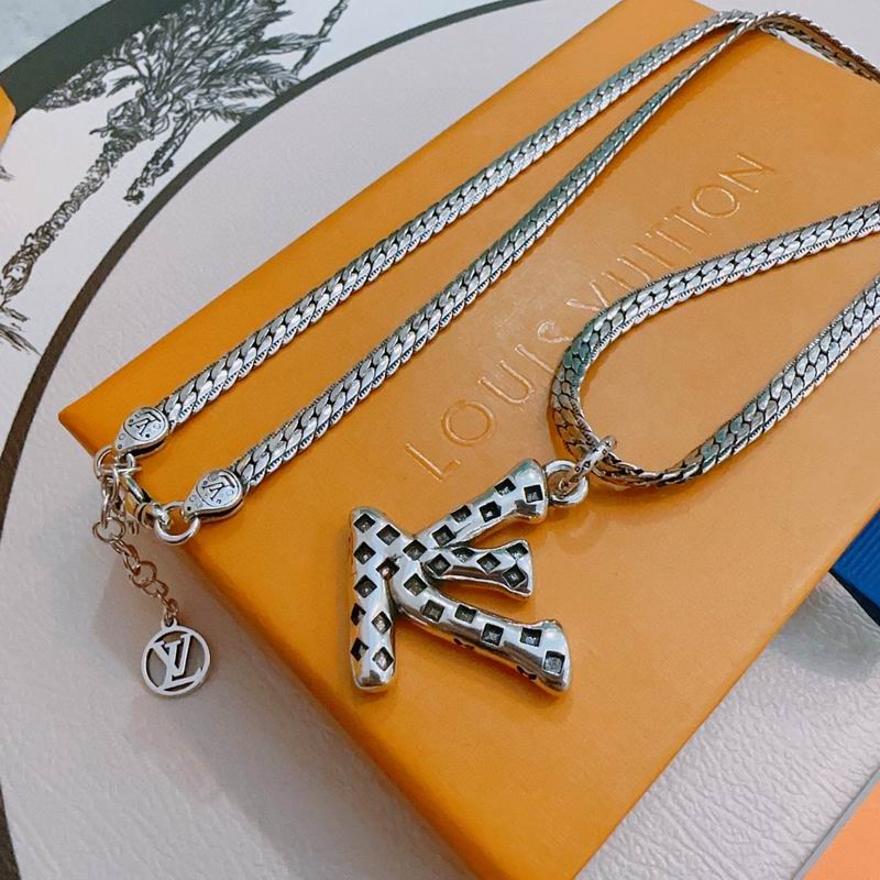 LV Necklace 11yxx111 (3)