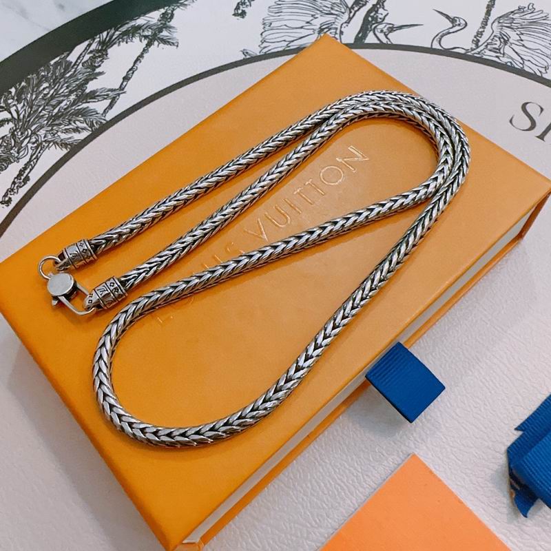 LV Necklace 11yxx112 (5)