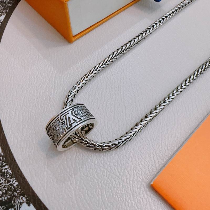LV Necklace 11yxx116 (4)