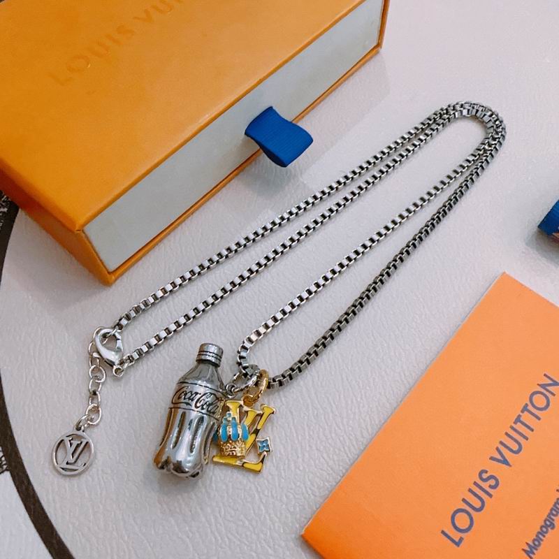 LV Necklace 11yxx118 (2)
