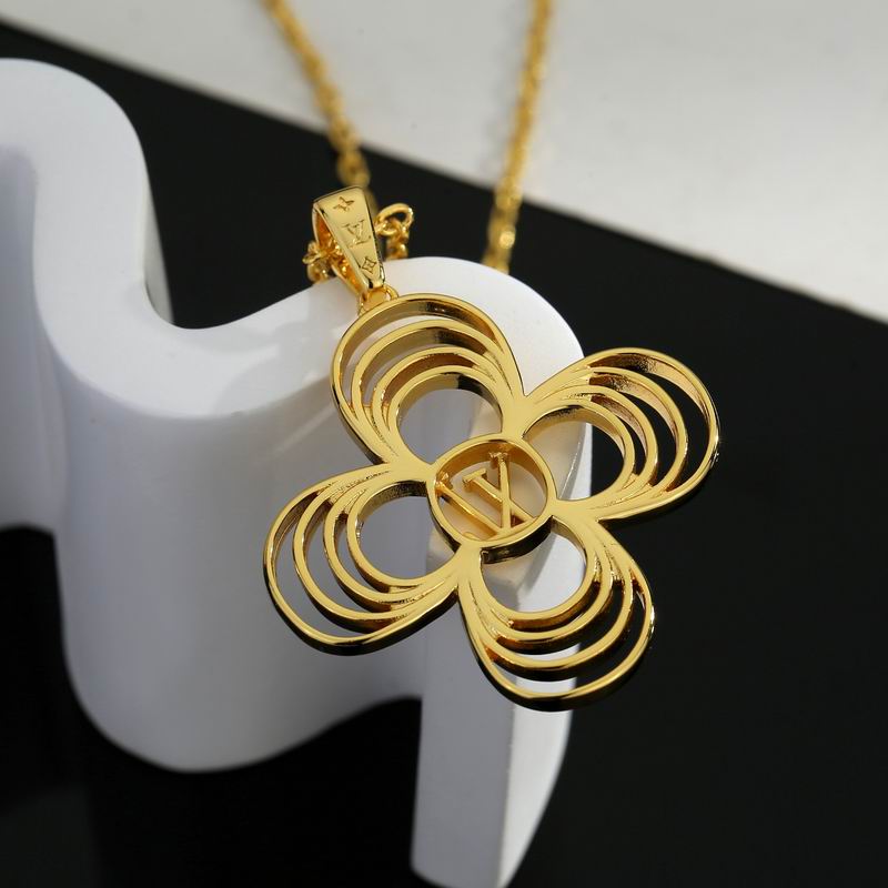 LV Necklace 11yxx13 (4)