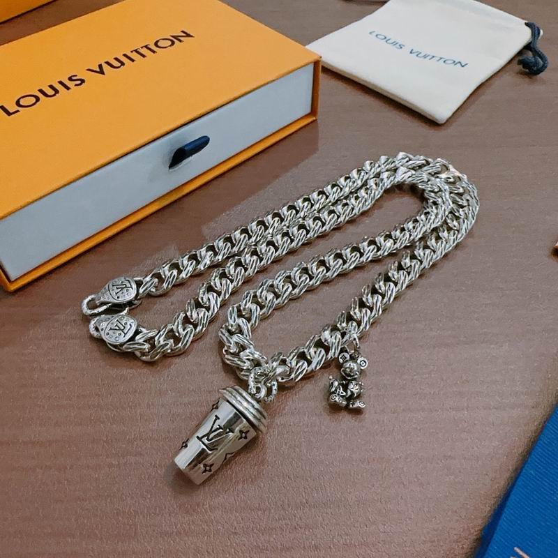 LV Necklace 11yxx137 (4)