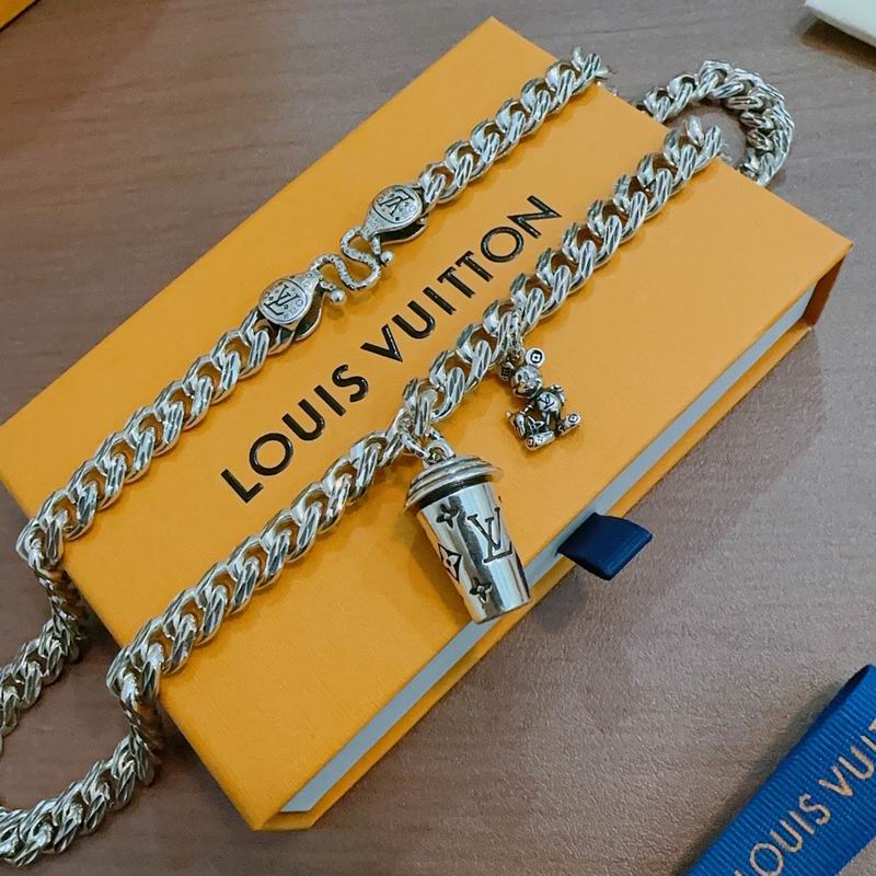 LV Necklace 11yxx137 (6)