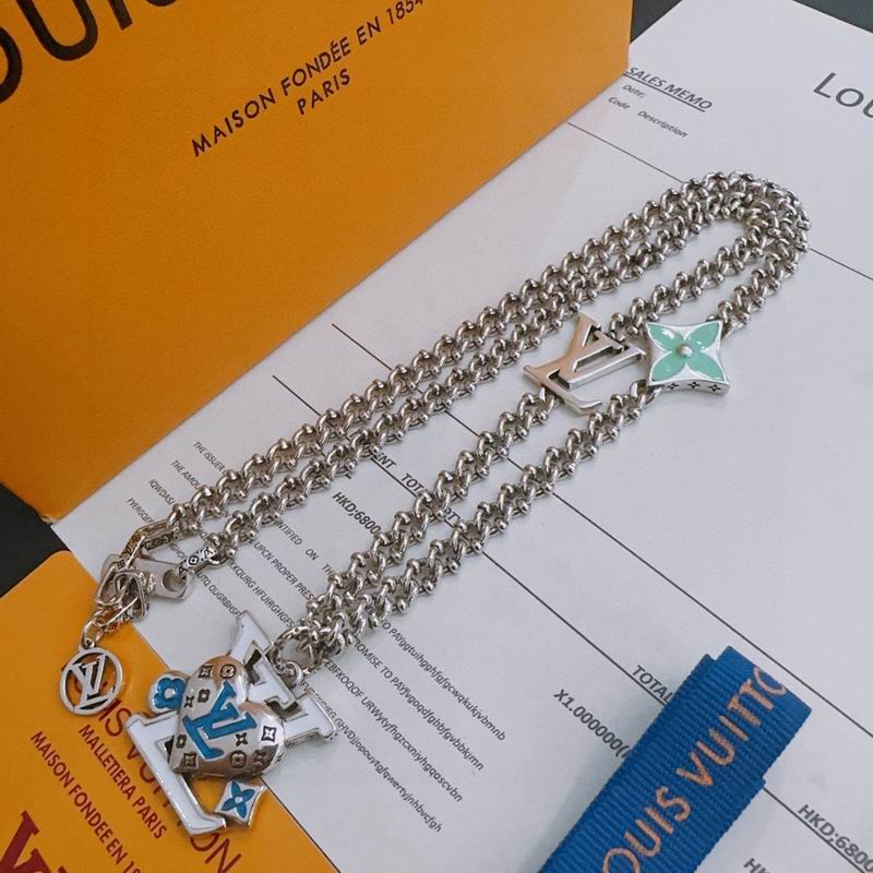 LV Necklace 11yxx142 (2)