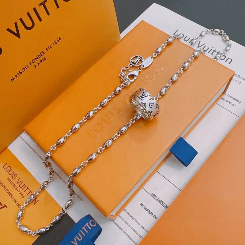 LV Necklace 11yxx145 (3)
