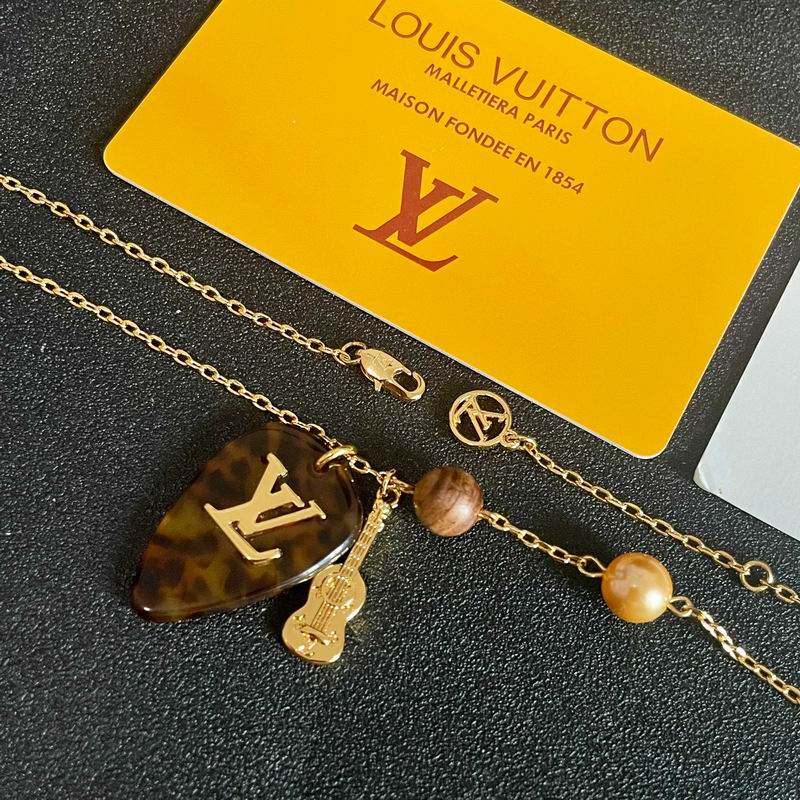 LV Necklace 11yxx16 (3)