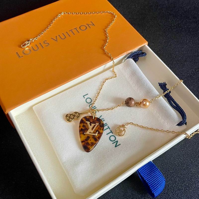 LV Necklace 11yxx16 (5)