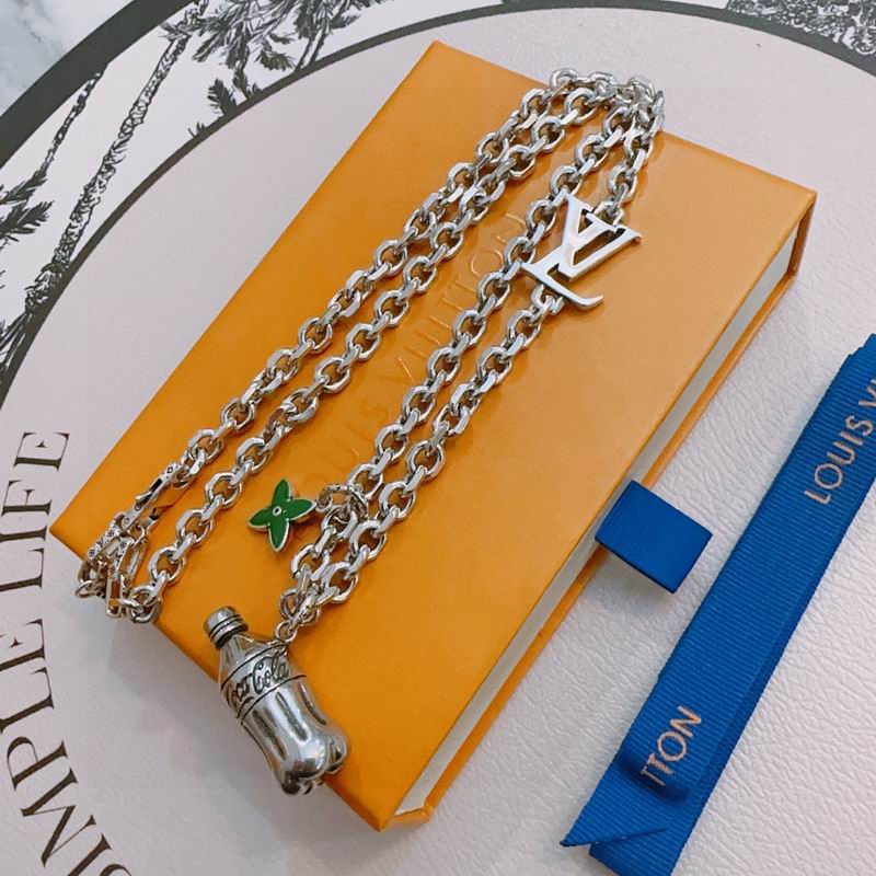 LV Necklace 11yxx21 (3)