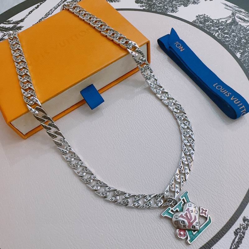LV Necklace 11yxx22 (1)