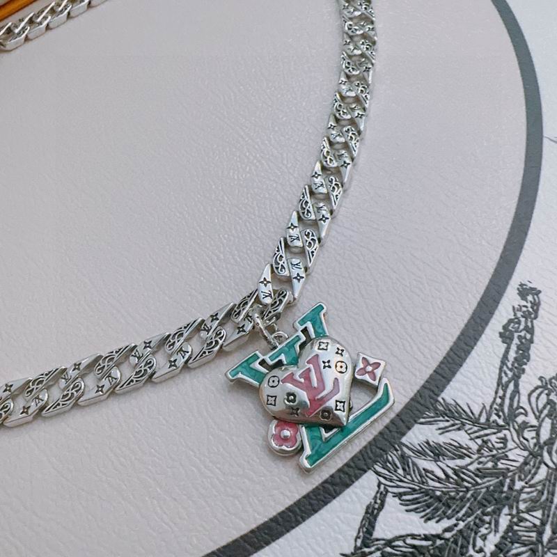 LV Necklace 11yxx22 (3)