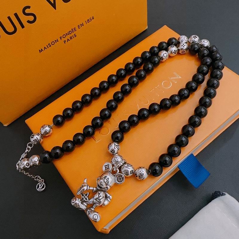 LV Necklace 11yxx25 (3)