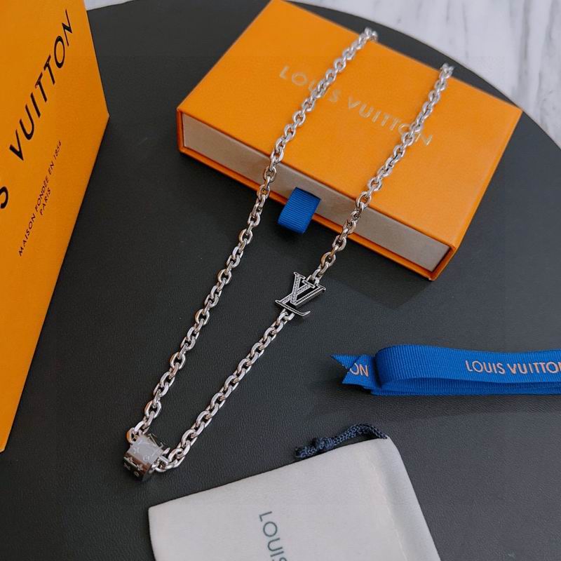 LV Necklace 11yxx29 (3)