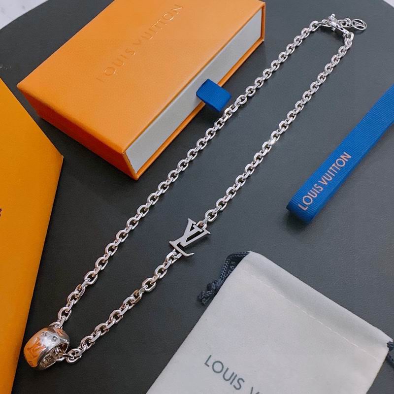 LV Necklace 11yxx32 (2)
