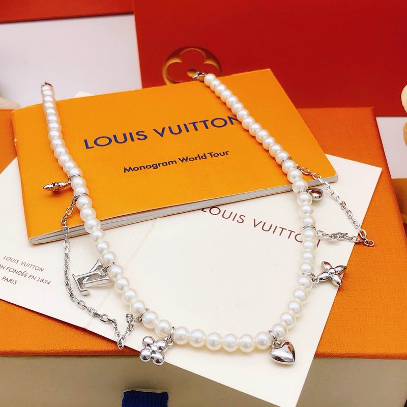 LV Necklace 11yxx35 (1)
