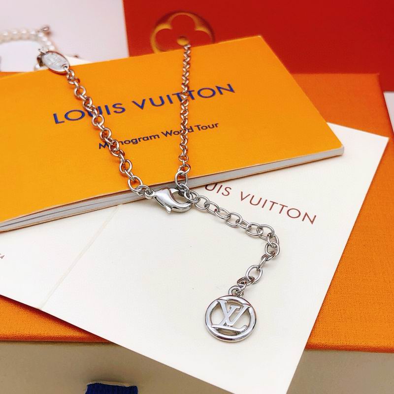 LV Necklace 11yxx35 (2)