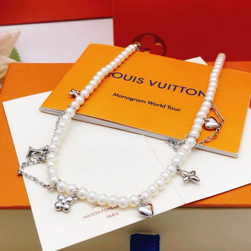LV Necklace 11yxx35 (3)