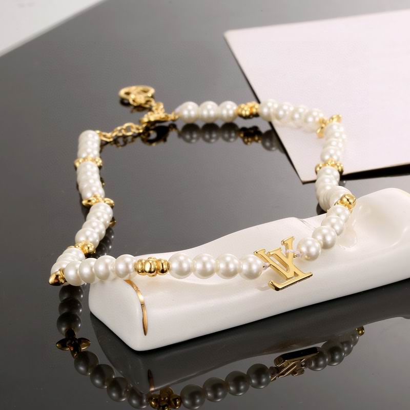 LV Necklace 11yxx36 (3)