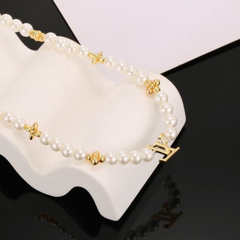 LV Necklace 11yxx36 (4)