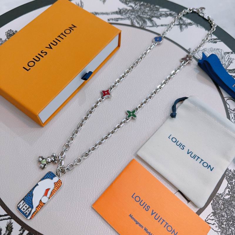 LV Necklace 11yxx39 (3)