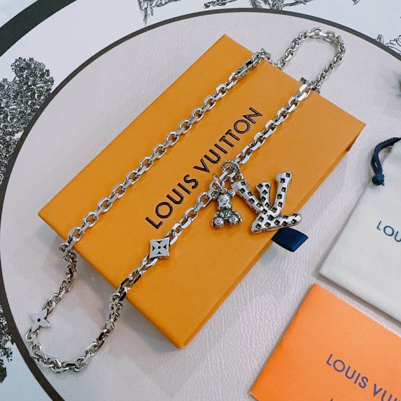 LV Necklace 11yxx40 (1)