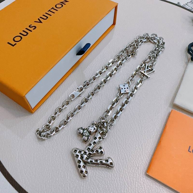 LV Necklace 11yxx40 (2)