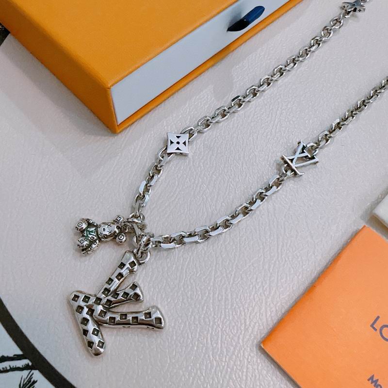 LV Necklace 11yxx40 (3)