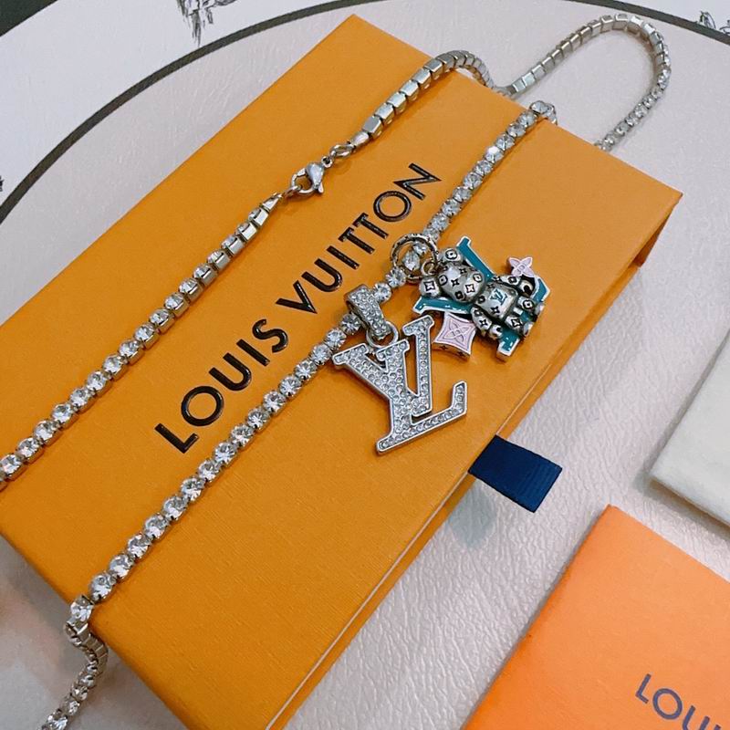 LV Necklace 11yxx42 (5)