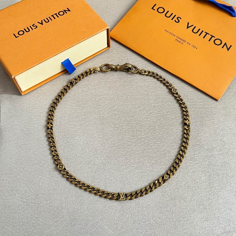 LV Necklace 11yxx43 (10)