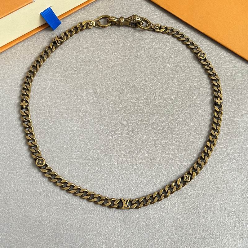 LV Necklace 11yxx43 (11)