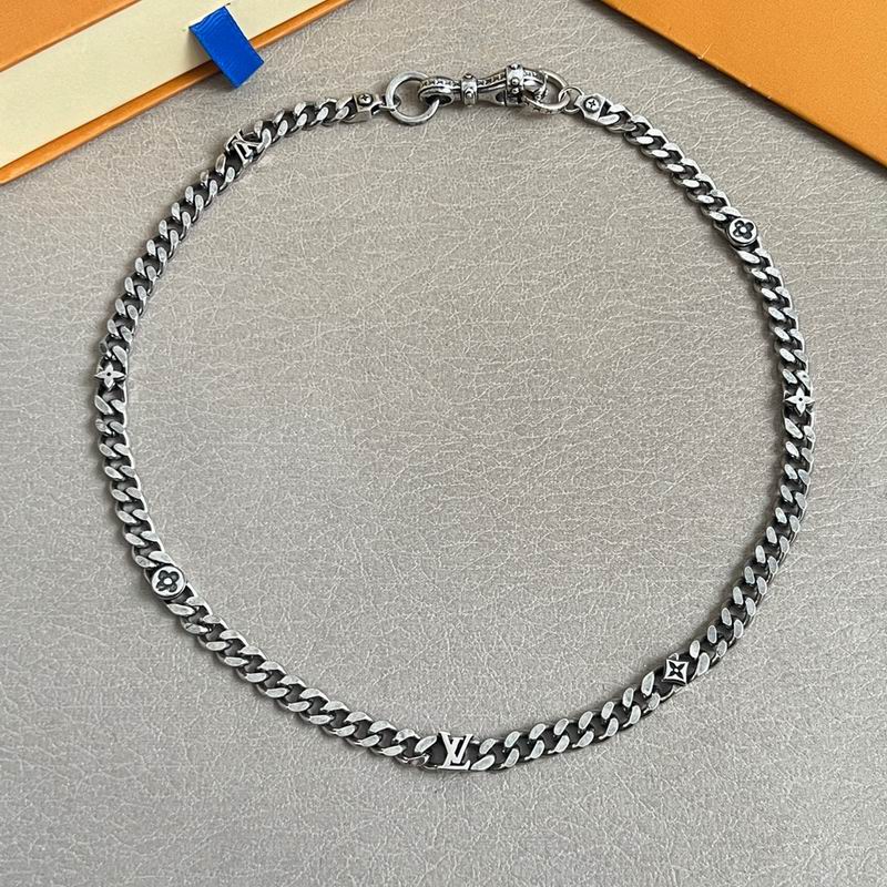 LV Necklace 11yxx43 (6)