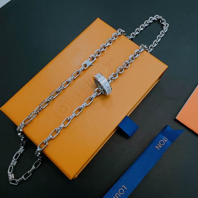 LV Necklace 11yxx61 (1)