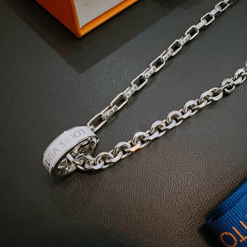 LV Necklace 11yxx61 (4)