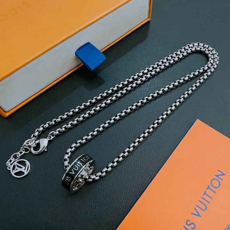 LV Necklace 11yxx63 (2)