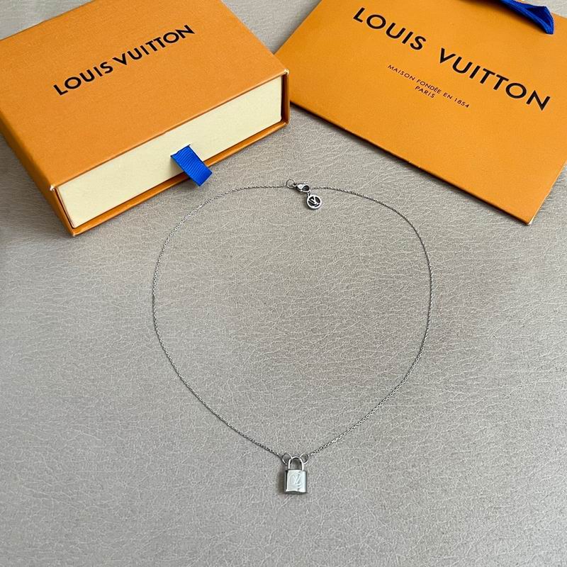 LV Necklace 11yxx78 (2)