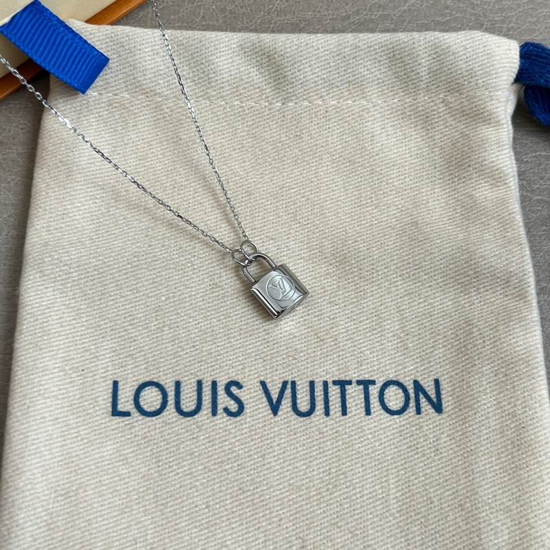 LV Necklace 11yxx78 (3)